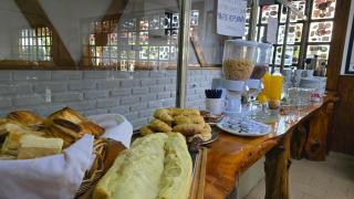 Hotel y Restaurant AKATA - Río Mayo - 5