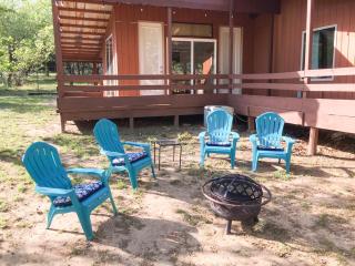 Tiny Town The Kid Spacious Cabin Animals Fire Pit by Vacation Your Way - Hico - 5