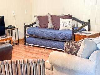 1 Rustic Historic Hico Cabin Glamping Near Fossil Rim & Dinosaur World by Vacation Your Way - 6