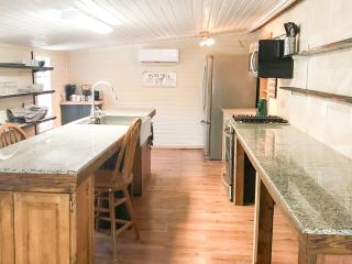 Tiny Town The Kid Spacious Cabin Animals Fire Pit by Vacation Your Way - Hico - 1