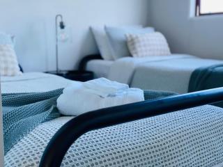 Sandbar Views Beachside Retreat - 100m from the Beach & Pets Welcome - Papamoa - 1