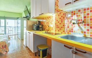 Awesome Apartment In Torremolinos - Torremolinos - 5