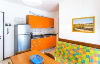 1 Bedroom Nice Apartment In Bibione - Bibione - 8