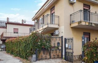 2 Bedroom Awesome Apartment In Capaci - Capaci - 8