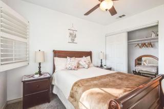 Peaceful Oasis - Anaheim - 4