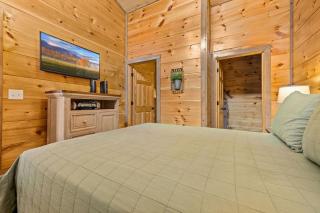 2 turns from Dollywood & Soaky Mountain!, 2 bedroom, 2 bath cabin! - Sevierville - 2