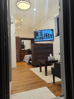 Short-long term Private Smart modern studio - Jamboree Heights - 9