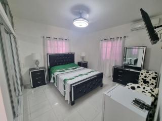 Apt moderno con balcón en área tranquila - Higuey - 0