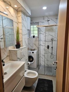 City Center Luxury Apartment - 0