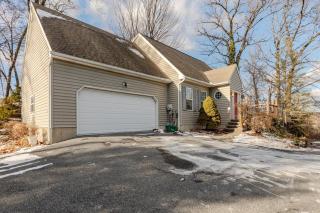 Mountain View-Steam Shower-2 Tier Patio- King Bed - 3
