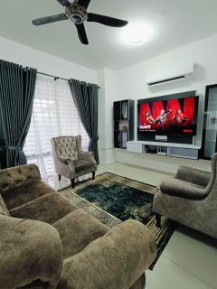 Sungai Long Guesthouse - 1