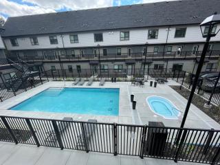 Skyline Peaks 102 - Mountain Retreat -AC-BBQ-Hot Tub-Pool - Canmore - 0
