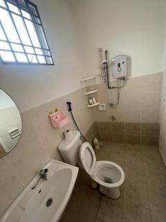 S 75 corner house with pool table - Johor Bahru - 9