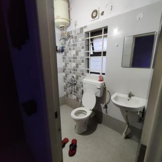 Lakeview Balcony Room - Bangalore - 8