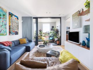 Urban Cafes and Green Spaces - Sydney - 0