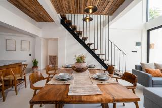 Villa Casa Goya - Lofty Pool Villa Near The Beach in Vibrant Legian - 7