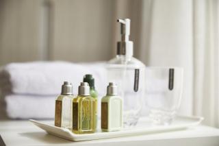 Luxury Living Across from El Virrey Park 301 - 3