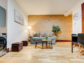 Great 3B unit on Saint-Urbain - Montreal - 6