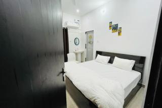 Hotel Ashoka Aashram Near Shri Ram Janmabhoomi - Prime Location With Luxury and Spacious Room - Book Now - Ayodhya - 4