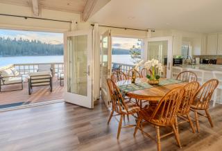 Lakefront Villa - private dock & hot tub near Yosemite - Groveland - 1