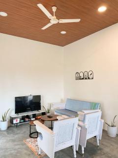 1729 Digboi - A Holiday Homestay - 8