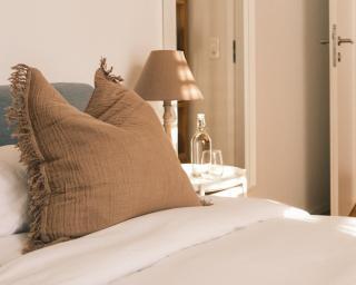 Lakeview Guesthouse with Two Bedrooms & Private Bathroom - Châtillon - 9