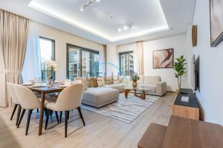 Chic 2BR in Central Park Building 1, Al Wasl by Deluxe Holiday Homes - 9