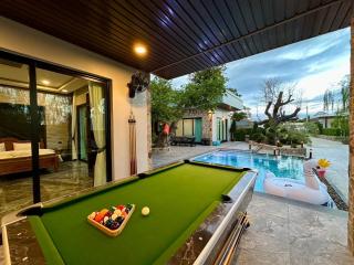 Crystal Bay Pool Villa Pattaya - Ban Huai Yai - 1