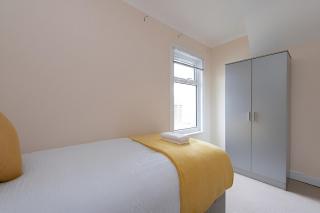 Lovely 2 Bed Room House in Grays - Grays Thurrock - 2