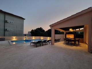 Coco Villa & apartments with heated pool - Kožino - 7