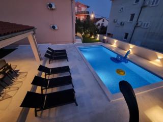 Coco Villa & apartments with heated pool - Kožino - 2