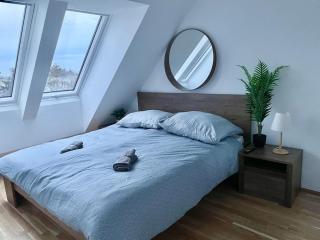 Rooftop Modern Apartment with Free Parking - Wenen - 4