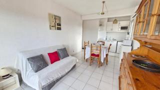 Bonna Blanca Appartement à 50 m de la plage , secteur marché - Clim - 0