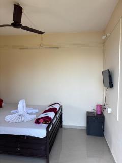 Lake view dining and Lodging - Lavasa - 1