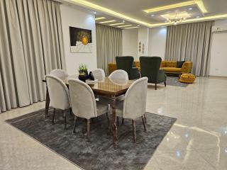 شقق مفروشة 3 غرف نوم حديثة وواسعة - Modern 3-bedroom furnished apartments - 6th Of October - 5