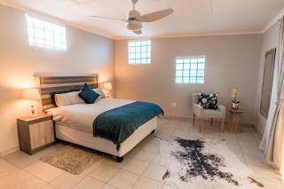 Meerkat Manor Self-Catering & Accommodation Windhoek - Windhoek - 0