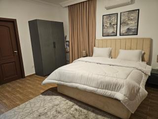 شقق مفروشة 3 غرف نوم حديثة وواسعة - Modern 3-bedroom furnished apartments - 6th Of October - 9