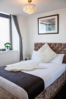 SidemerseyLivings - Central, Bright, and Convenient 2-Bedroom Apartment with Parking - Liverpool - 8