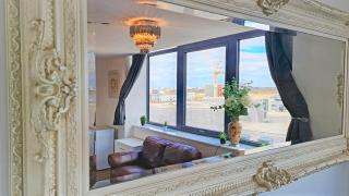 SidemerseyLivings - Central, Bright, and Convenient 2-Bedroom Apartment with Parking - Liverpool - 5