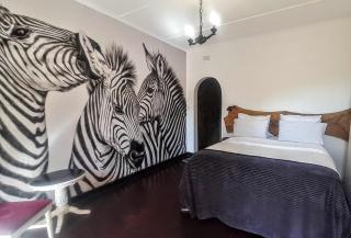 Zebras Dazzle BnB Restaurant - 4