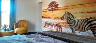 Zebras Dazzle BnB Restaurant - 3