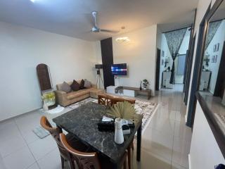 D'ZAHRAH homestay - - 4