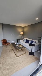Elegant 2-Bedroom Loft 604 with Stunning Park View - Bogotá - 4