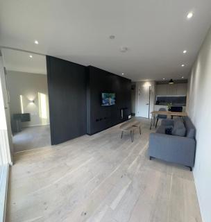 2Br-2Ensuite-Balcony-CityView-Parking-Central - Manchester - 7