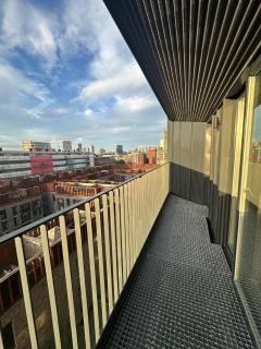 2Br-2Ensuite-Balcony-CityView-Parking-Central - Manchester - 6