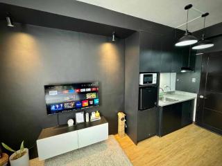 Budget Monochrome FREE Wifi, Netflix and Pool - Studio Type Condo in Mesaverte Residences - Cagayan de Oro - 5