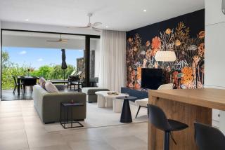 Luxury Apartment with Private Pool by Sealodge - 7