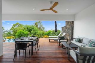 Luxury Apartment with Private Pool by Sealodge - 3