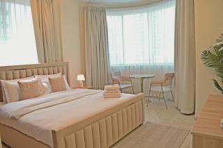 Stylish Marina View Apartment With Private Marina Walk Access - 4