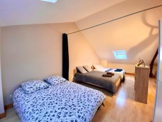 Le Dortoir, logement avec 3 grands lits doubles - Auxerre - 3